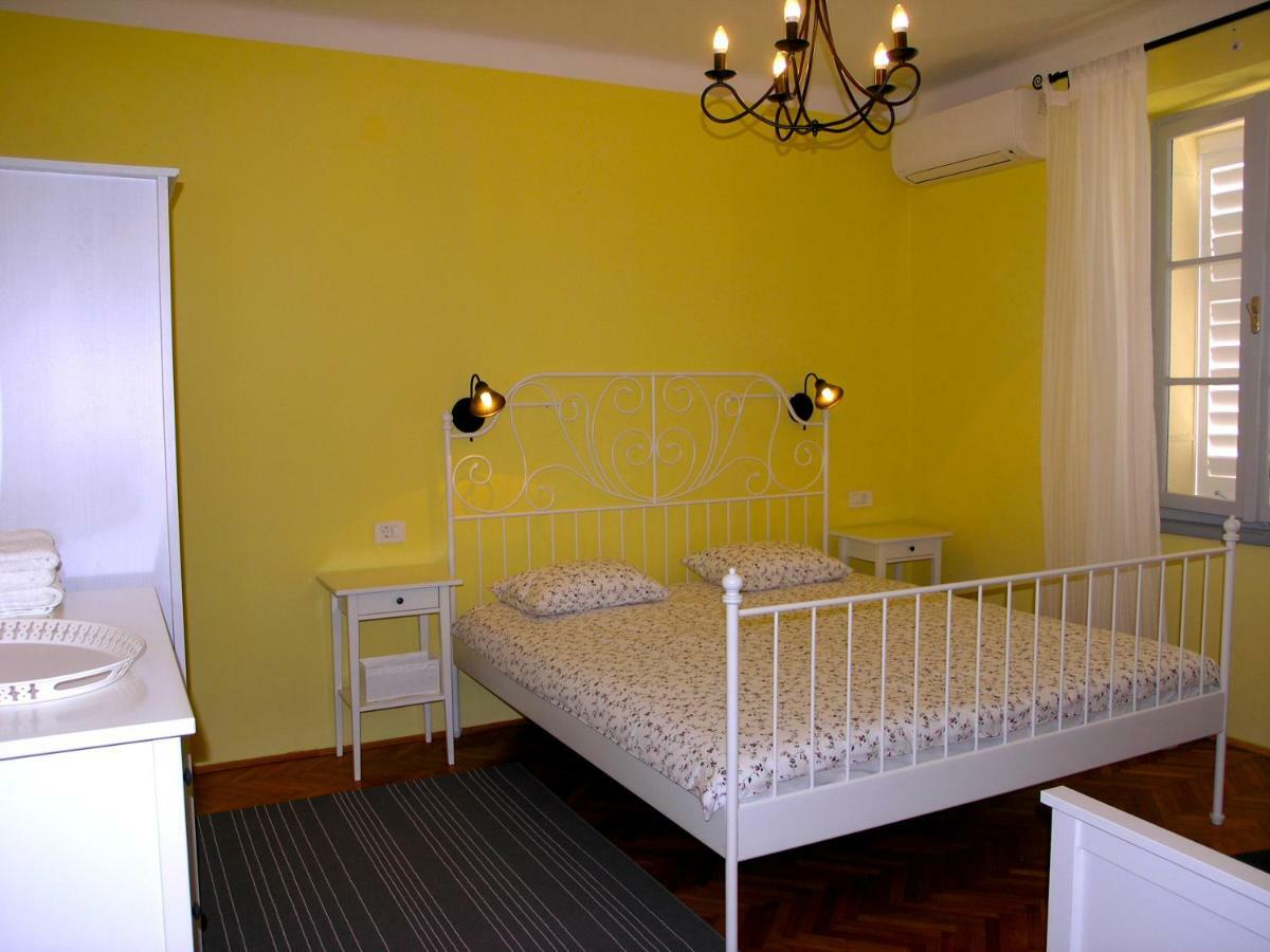 Holiday Home Lija Center Rab Town Exterior photo